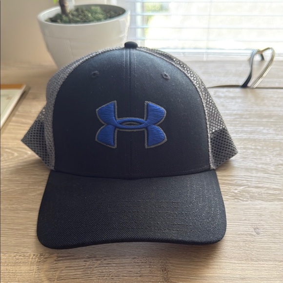 Under Armour Black and Blue Trucker Hat - Picture 1 of 7